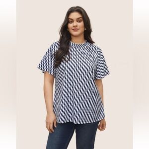 [18] W BloomChic Navy and White Patterned Blouse